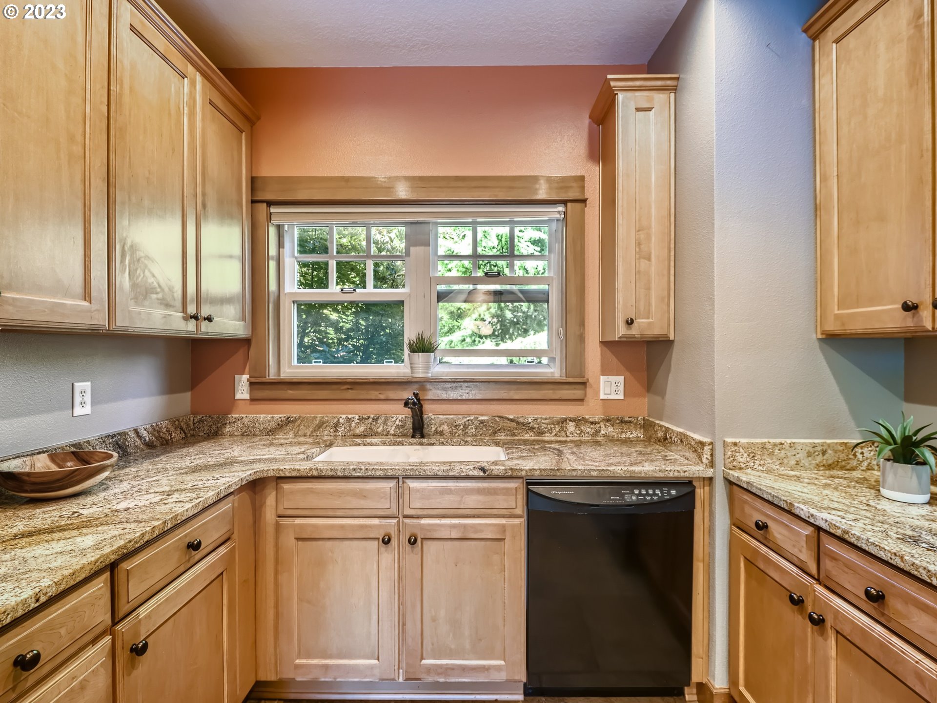 4648 Southwest Condor Avenue, Unit 5 Portland, OR 97239 - Photo 8 of 19 Kitchen
