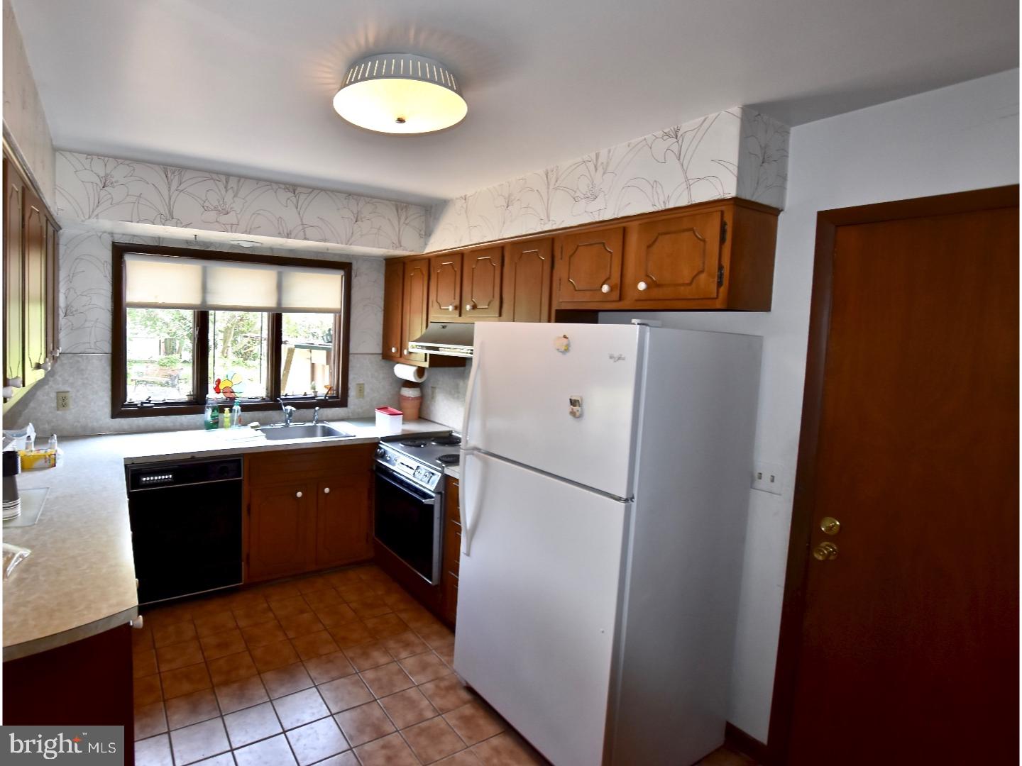 1309 South Spring Road Vineland, NJ 08361 - Photo 16 of 19 Kitchen