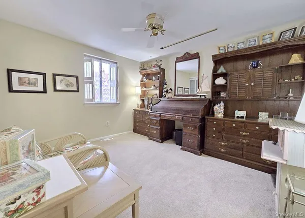 $399,999 | 331 Clubhouse Court, Coram, NY 11727