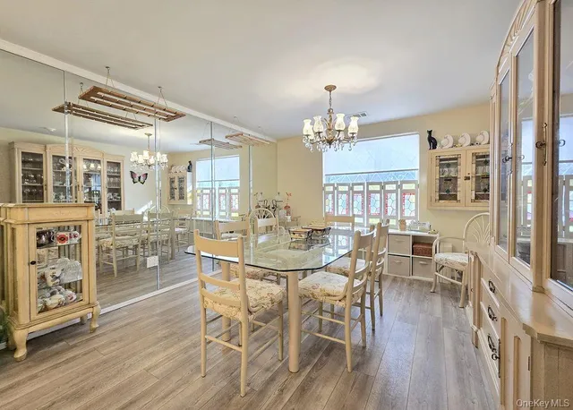 $399,999 | 331 Clubhouse Court, Coram, NY 11727