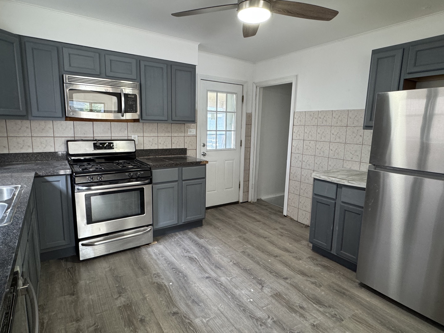 6328 North Troy Street Chicago, IL 60659 - Photo 7 of 28