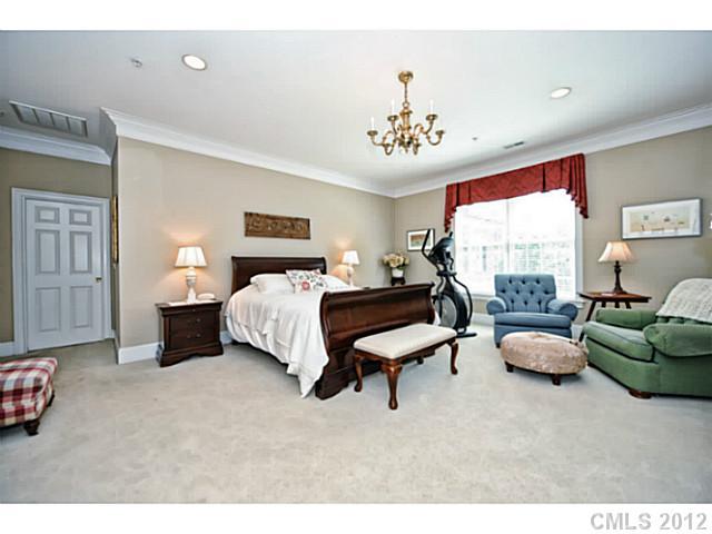 962 Queens Road Charlotte, NC 28207 - Photo 9 of 16 Gallery Image 9