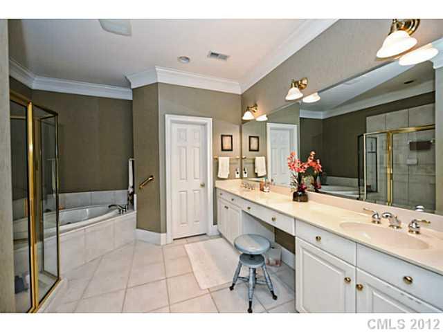 962 Queens Road Charlotte, NC 28207 - Photo 10 of 16 Gallery Image 10