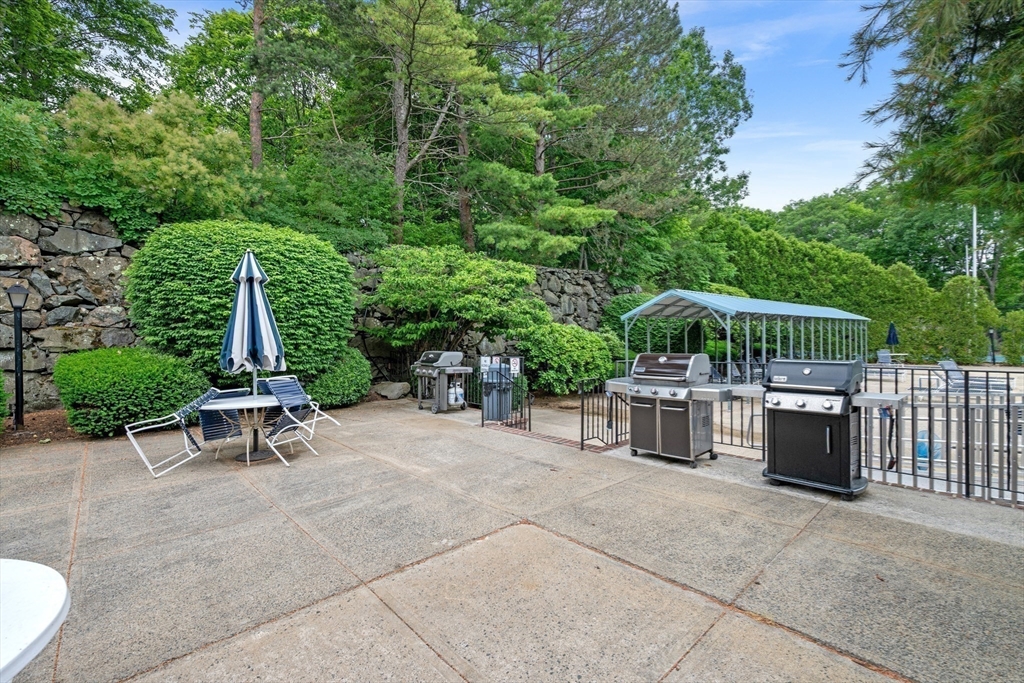 402 Paradise Road, Unit U: 3Q Swampscott, MA 01907 - Photo 34 of 36