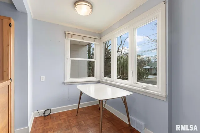 $1,600 | 119 West Clara Avenue, Peoria, IL 61614