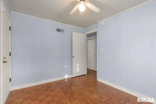 $1,600 | 119 West Clara Avenue, Peoria, IL 61614