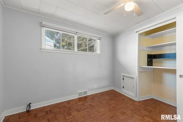 $1,600 | 119 West Clara Avenue, Peoria, IL 61614