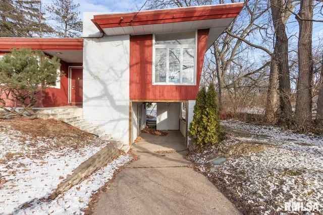 $1,600 | 119 West Clara Avenue, Peoria, IL 61614