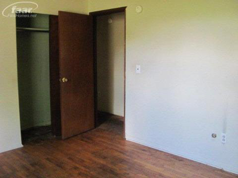 9470 North Bray Road Clio, MI 48420 - Photo 7 of 8 20125095-6.JPG