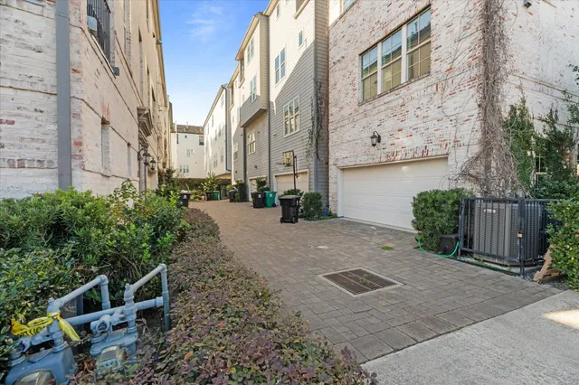 $4,600 | 1005 St Charles Street, Houston, TX 77003