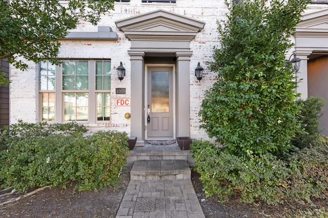 $4,600 | 1005 St Charles Street, Houston, TX 77003