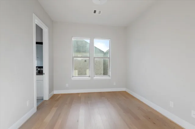 $4,600 | 1005 St Charles Street, Houston, TX 77003