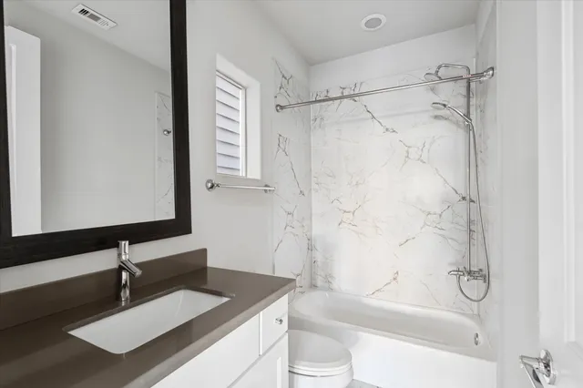 $4,600 | 1005 St Charles Street, Houston, TX 77003