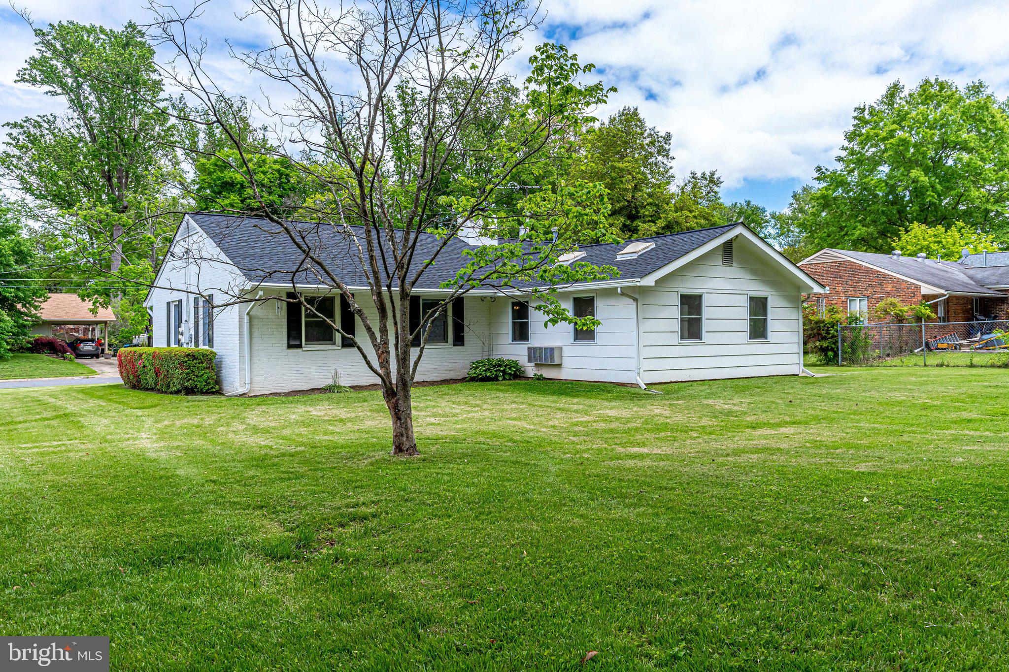 5403 Fremont Street Springfield, VA 22151 - Photo 21 of 25 Large flat backyard!