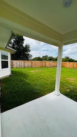 $2,150 | 707 East Street, Hutto, TX 78634