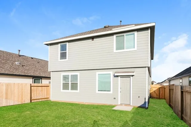 a front view of house with yard