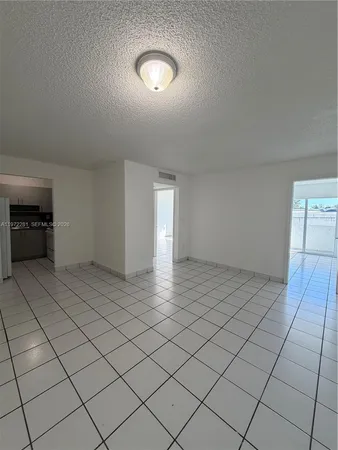 $1,950 | 2170 Northwest 11th Street, Unit 42, Miami, FL 33125