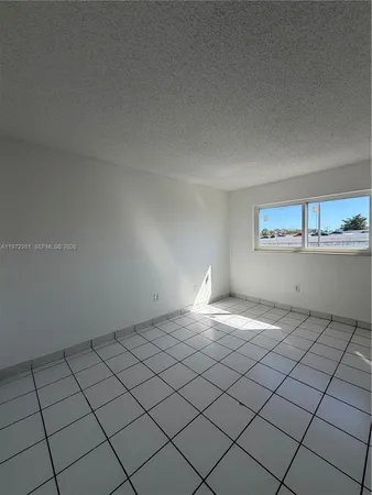$1,950 | 2170 Northwest 11th Street, Unit 42, Miami, FL 33125