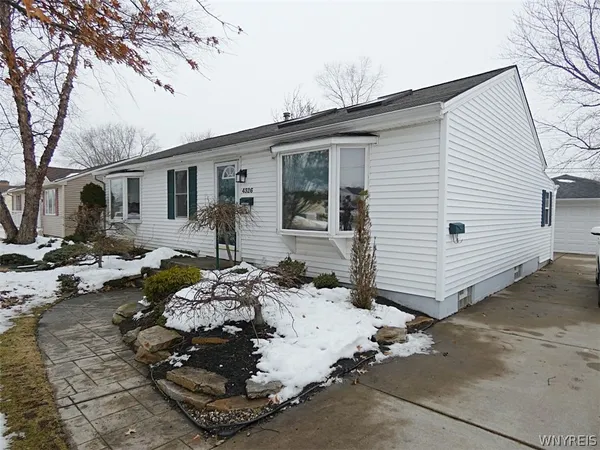 $200,000 | 4326 East Frontier Drive, Hamburg, NY 14219