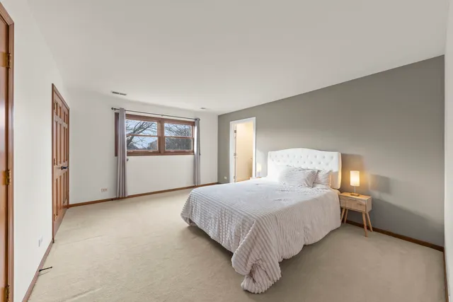 $719,900 | 1125 Huntleigh Drive, Naperville, IL 60540