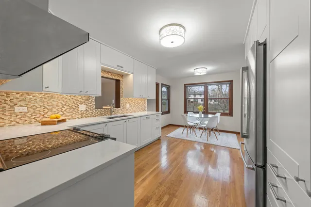 $719,900 | 1125 Huntleigh Drive, Naperville, IL 60540