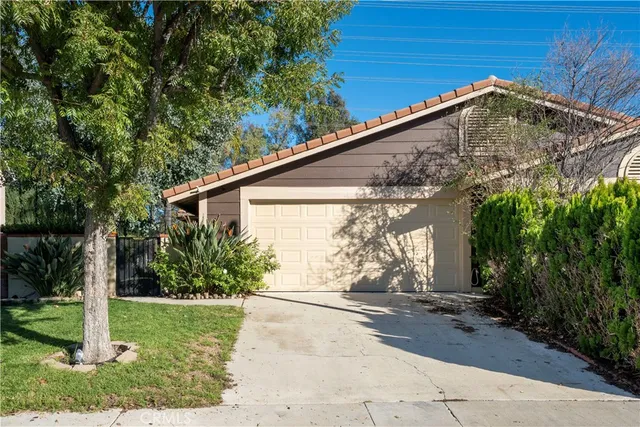 $705,000 | 25784 Covala Court, Valencia, CA 91355