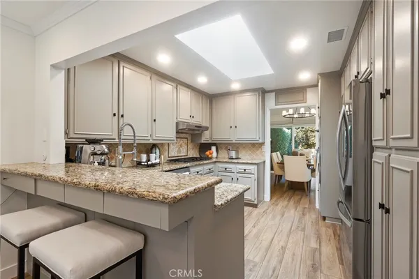 $1,950,000 | 443 Vista Parada, Newport Beach, CA 92660