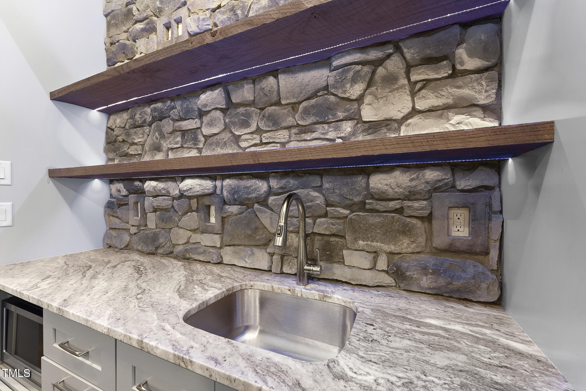1005 Collins Drive Raleigh, NC 27609 - Photo 46 of 59 DSC09922