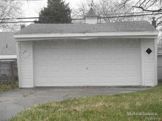 22054 Rausch Avenue Eastpointe, MI 48021 - Photo 12 of 12 31143697-14.JPG