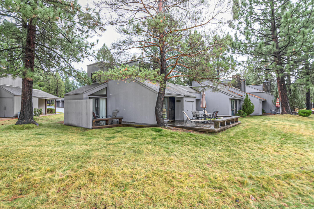 57252 Island Road, Unit A52 Sunriver, OR 97707 - Photo 2 of 28 Island Rd 57252 Meadow House 52 (2 of 31