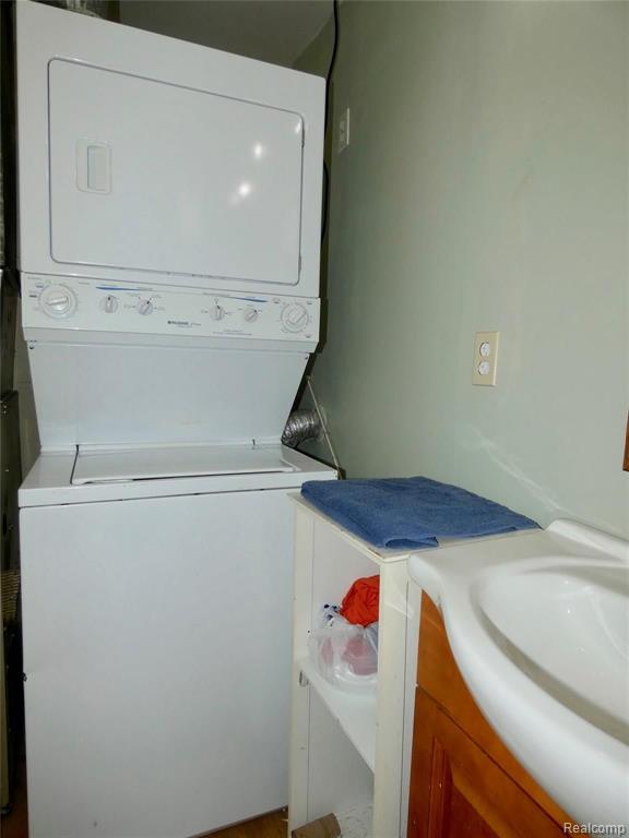 21332 Dix Toledo Road Woodhaven, MI 48183 - Photo 15 of 33