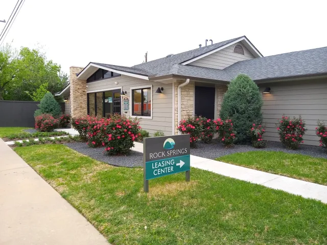 $1,995 | 1338 Christopher Avenue, Unit 2320A, Round Rock, TX 78681