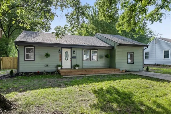 $299,000 | 305 South Sunset Drive, Olathe, KS 66061