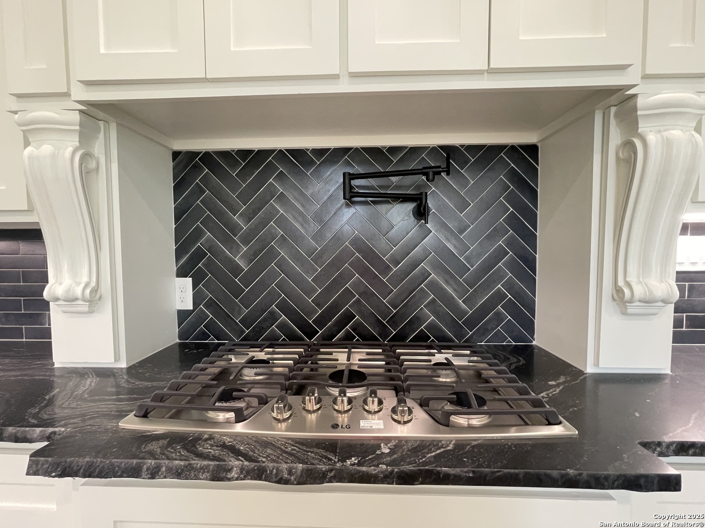 399 Bauer Lane Castroville, TX 78009 - Photo 13 of 39