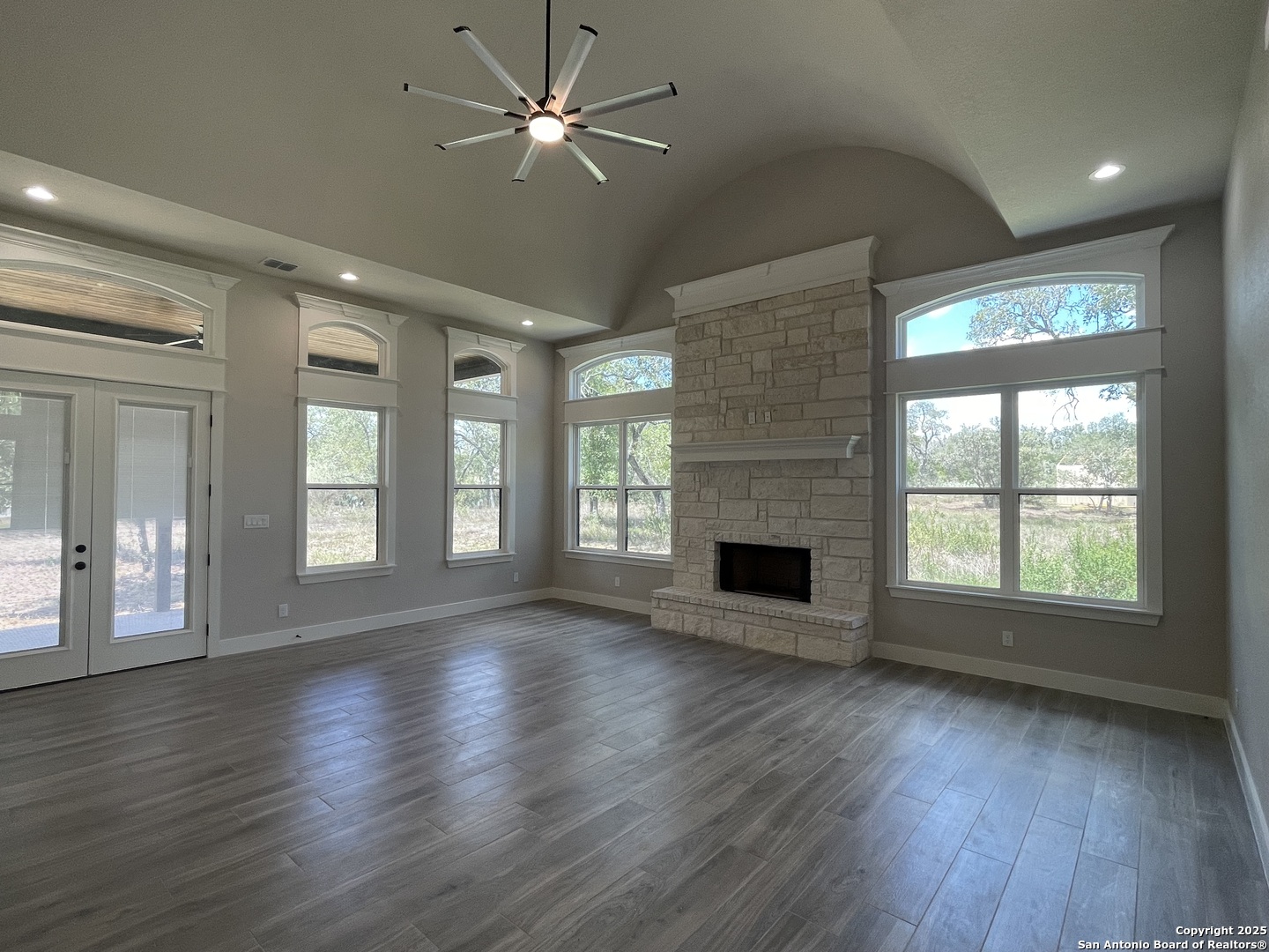 399 Bauer Lane Castroville, TX 78009 - Photo 8 of 39