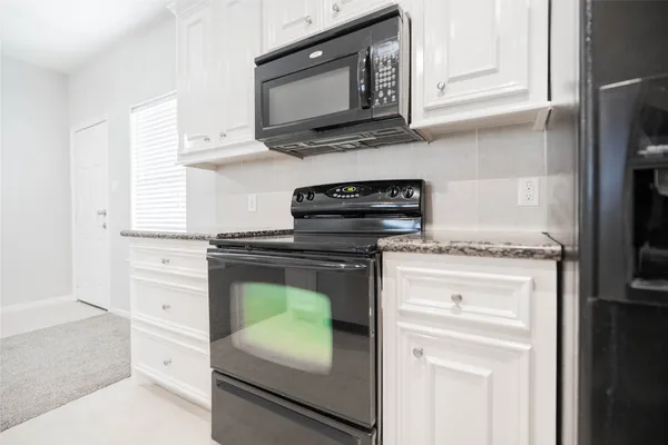 $1,600 | 13165 Snow Lane, Unit 4, Willis, TX 77318