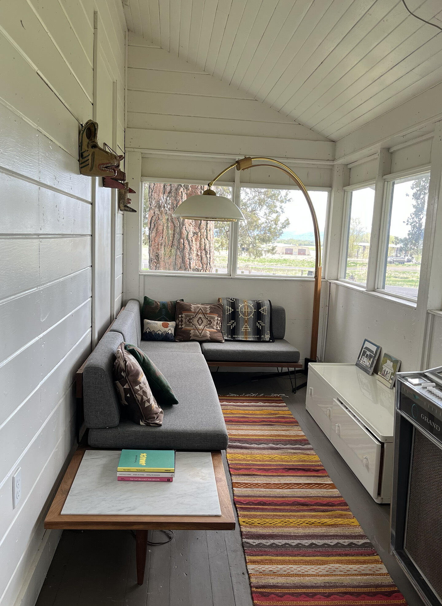 32441 Modoc Point Road Chiloquin, OR 97624 - Photo 9 of 26 09_sunroom2