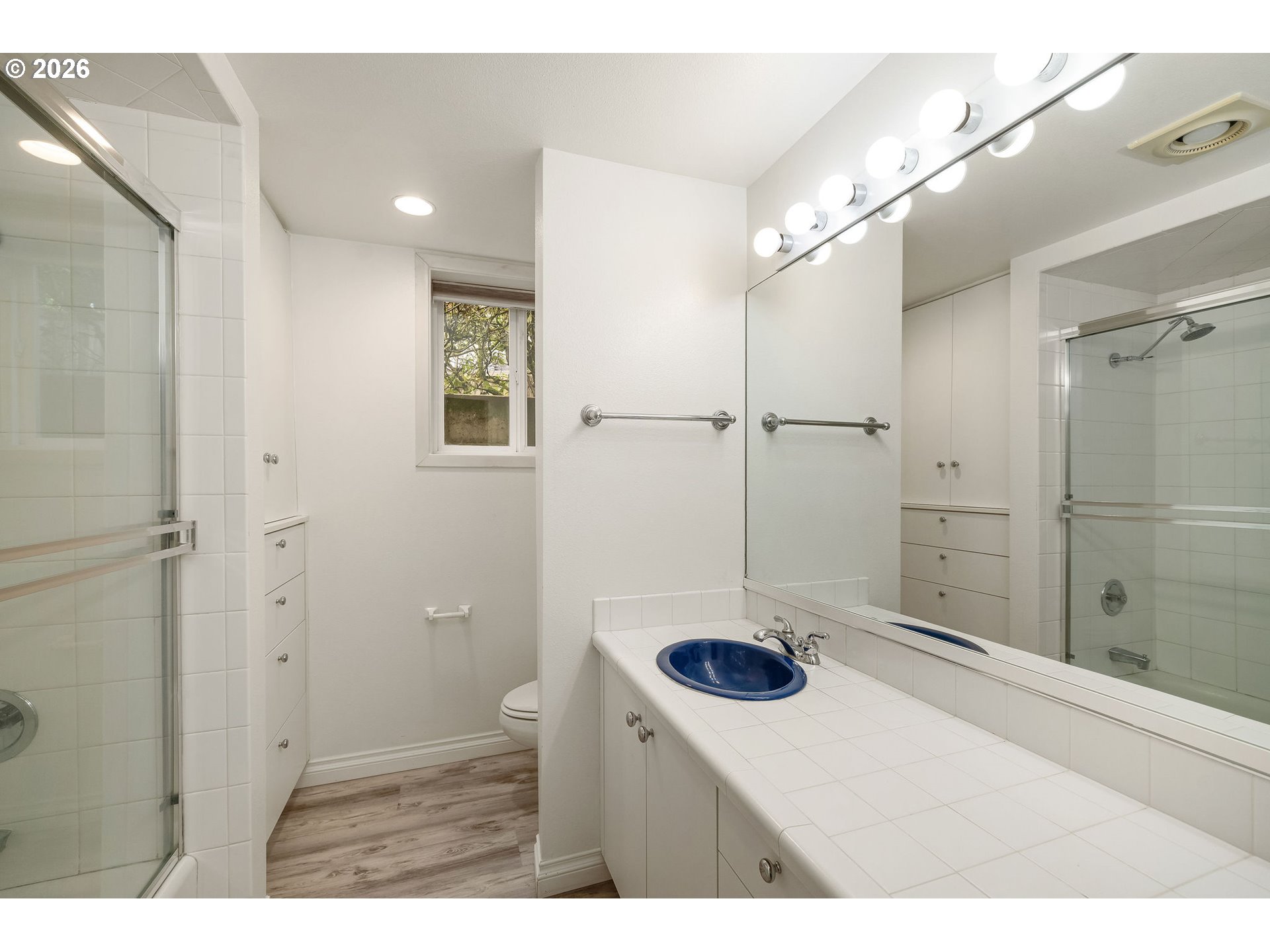 3505 Southwest Dosch Road Portland, OR 97221 - Photo 30 of 45 Bathroom