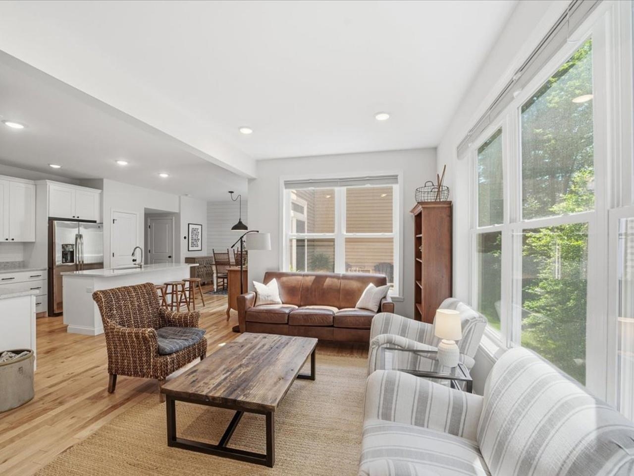 295 Obrien Farm Road South Burlington, VT 05403 - Photo 4 of 30