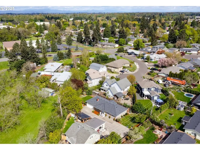 $459,000 | 1697 Elanco Avenue, Eugene, OR 97408