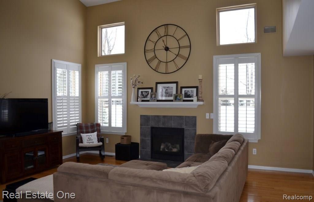 9975 Viewcrest Court Howell, MI 48843 - Photo 12 of 34 Viewcrest 011.jpg