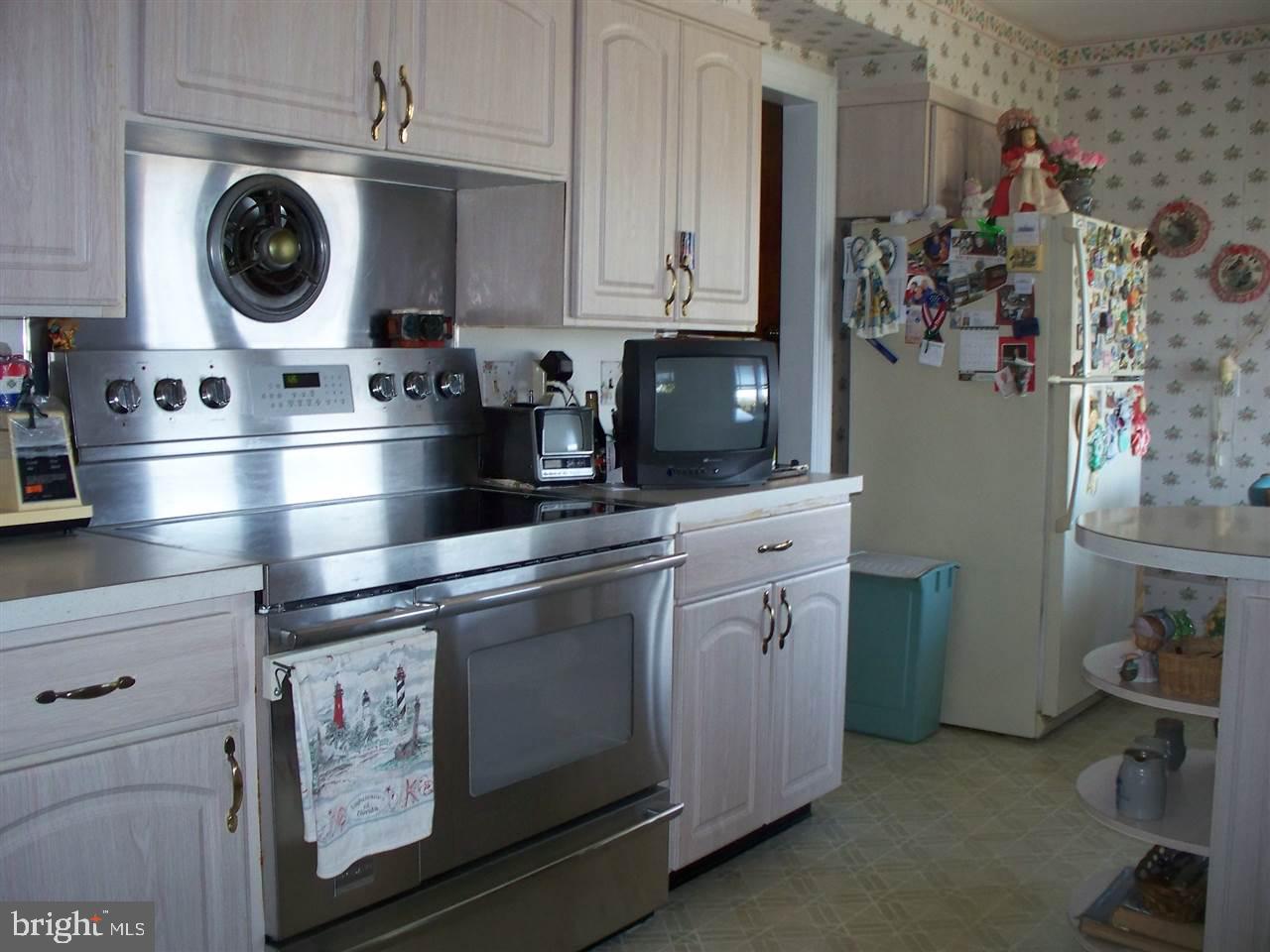 6954 Pigeon Hill Road Spring Grove, PA 17362 - Photo 12 of 36