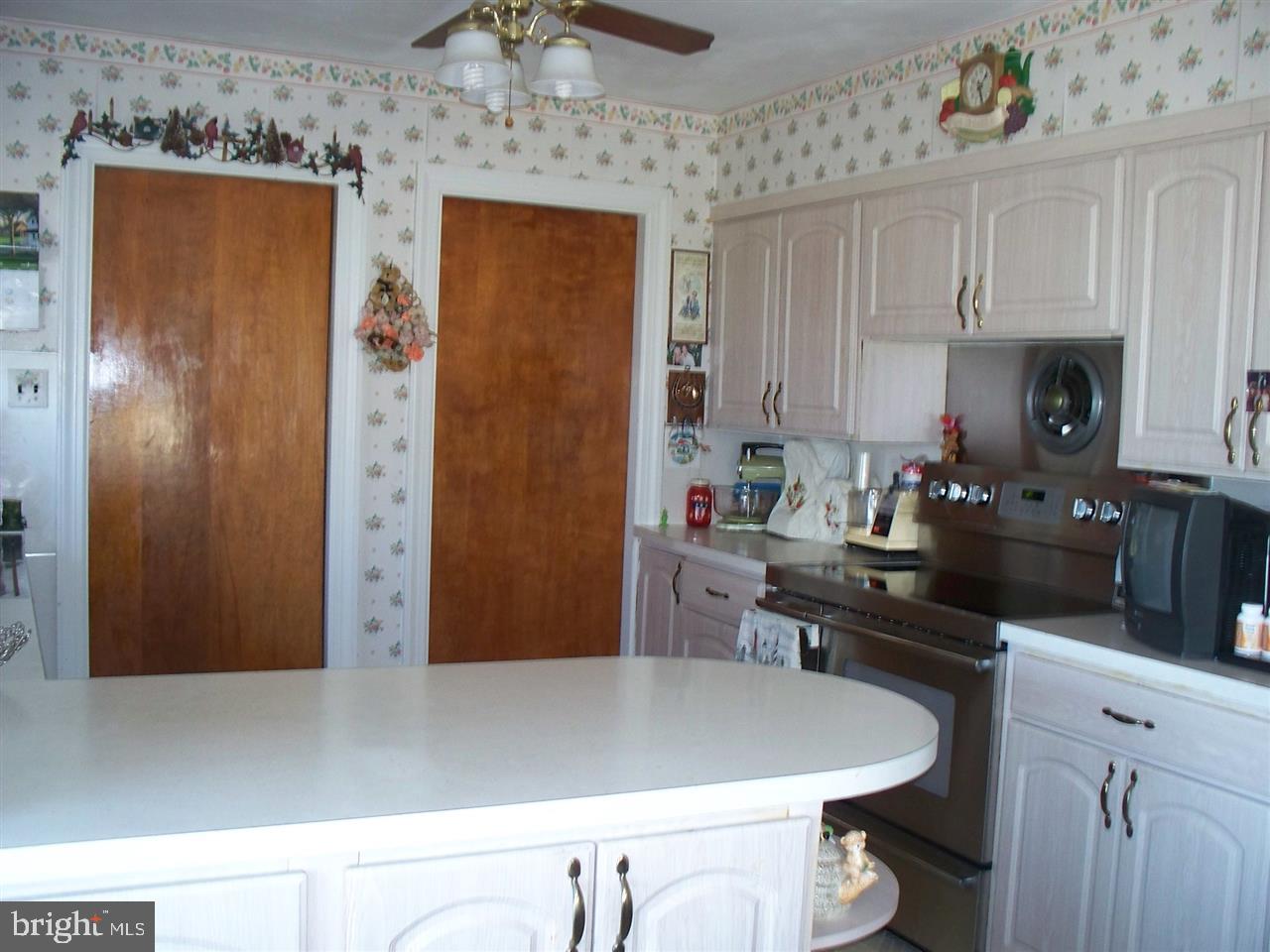 6954 Pigeon Hill Road Spring Grove, PA 17362 - Photo 14 of 36