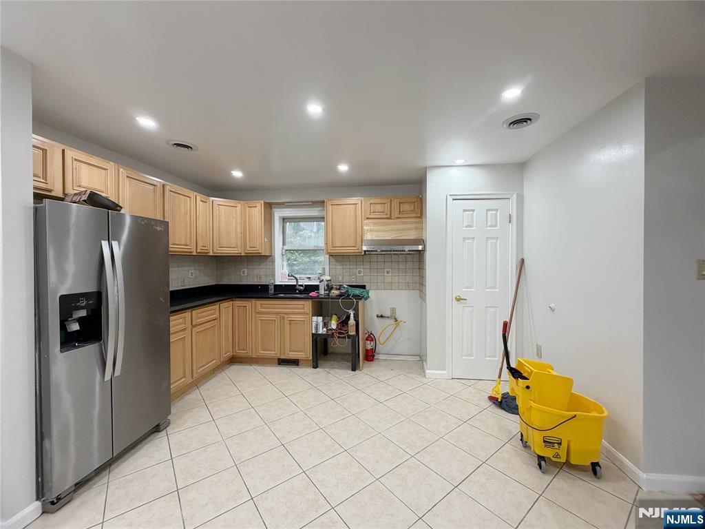 361 Fort Lee Road Teaneck, NJ 07666 - Photo 2 of 8
