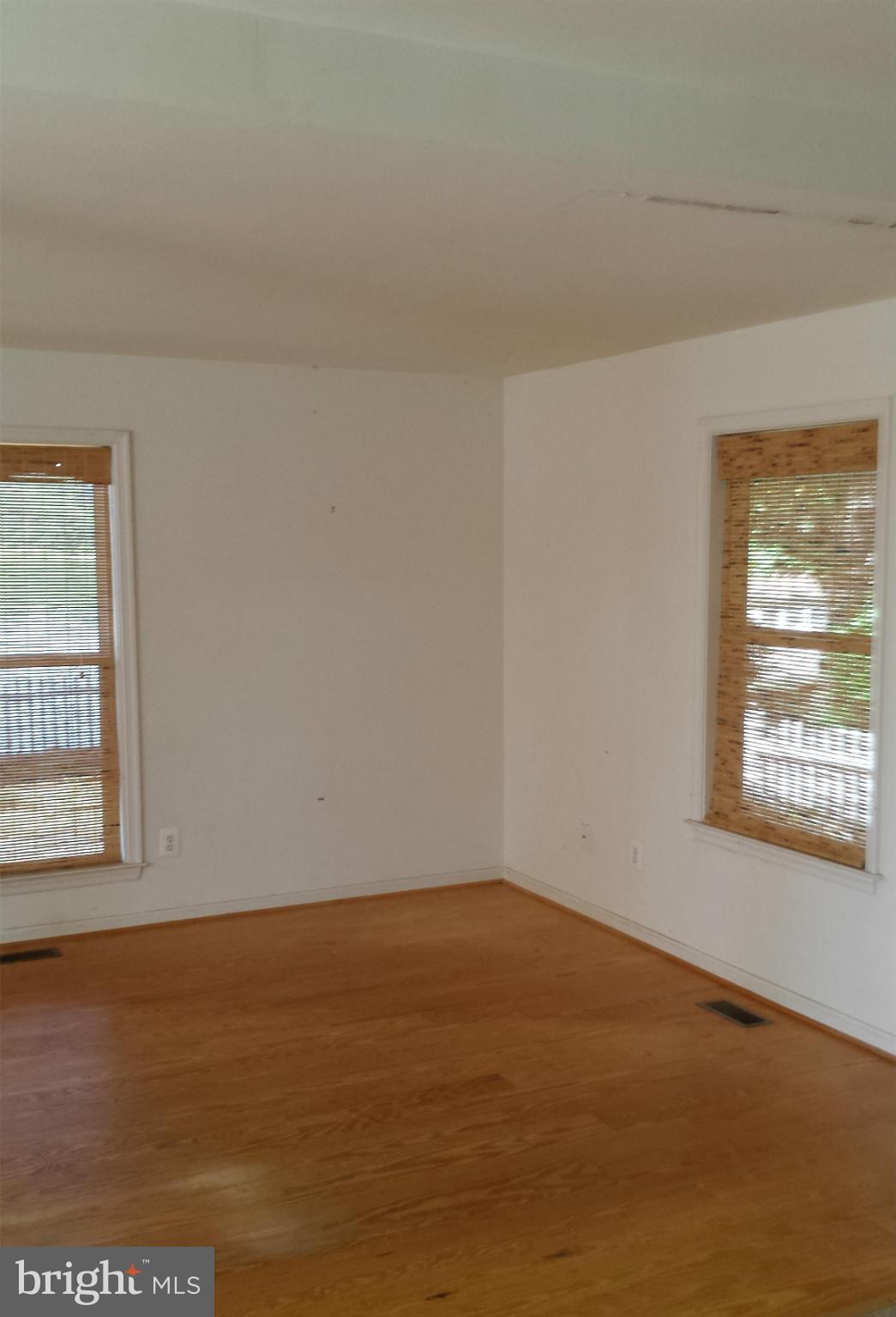 7608 Old Battle Grove Road Baltimore, MD 21222 - Photo 10 of 27 Family Room