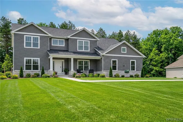 $923,900 | 5628 Dorothy Circle, Clarence, NY 14032