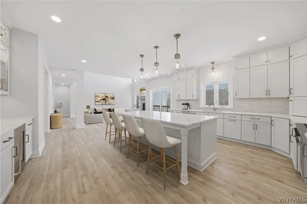 $923,900 | 5628 Dorothy Circle, Clarence, NY 14032