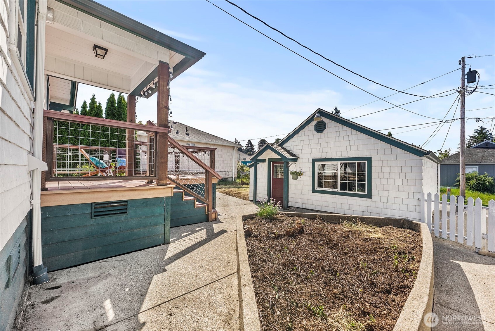 2121 5th Street Bremerton, WA 98312 - Photo 20 of 32 a house view with a outdoor space