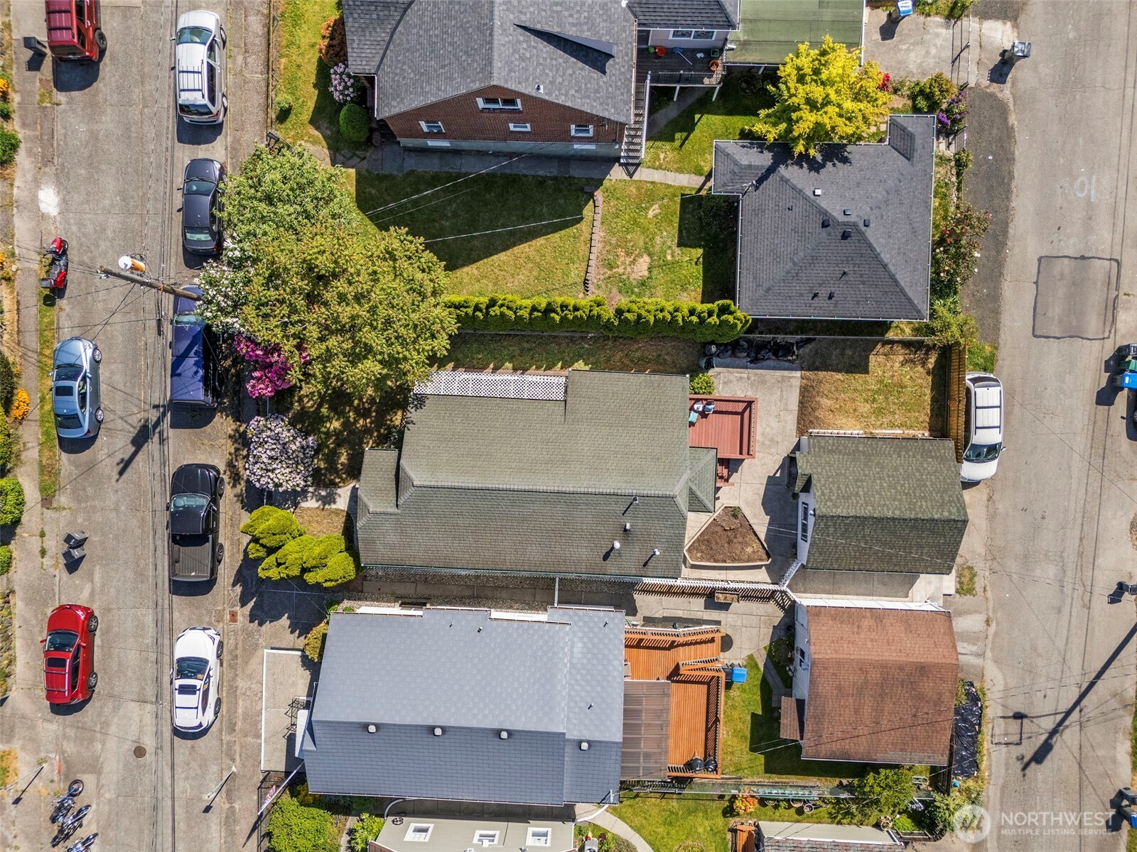 2121 5th Street Bremerton, WA 98312 - Photo 28 of 32 an aerial view of residential houses with outdoor space