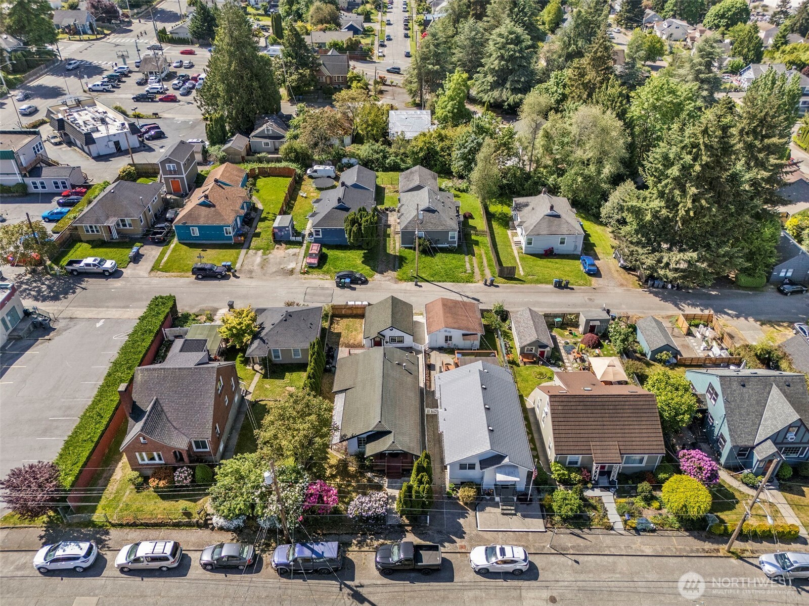 2121 5th Street Bremerton, WA 98312 - Photo 29 of 32 an aerial view of multiple house
